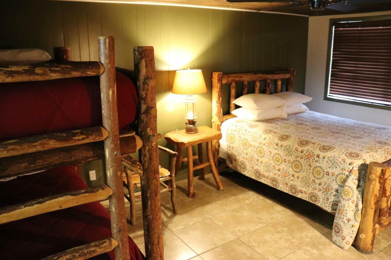 Lone Fir Resort Cougar ภายนอก รูปภาพ