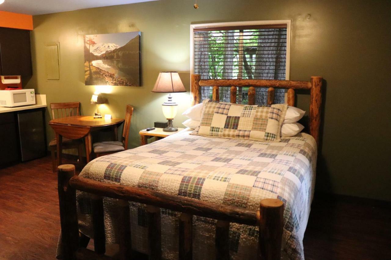 Lone Fir Resort Cougar ภายนอก รูปภาพ