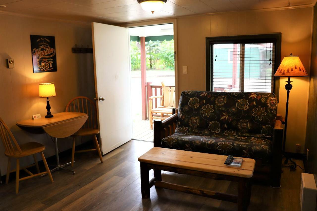 Lone Fir Resort Cougar ภายนอก รูปภาพ